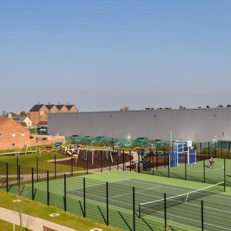 Contemporary Trumpington Apartment With Self Check-In ,Free On-Site Parking, Terrace, Super Fast Wifi & 5 Mins Drive To Papworth & Addenbrookes Hospitals كامبريدج المظهر الخارجي الصورة