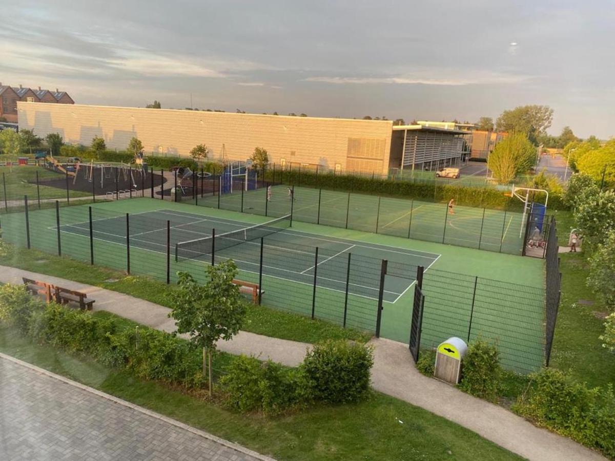 Contemporary Trumpington Apartment With Self Check-In ,Free On-Site Parking, Terrace, Super Fast Wifi & 5 Mins Drive To Papworth & Addenbrookes Hospitals كامبريدج المظهر الخارجي الصورة