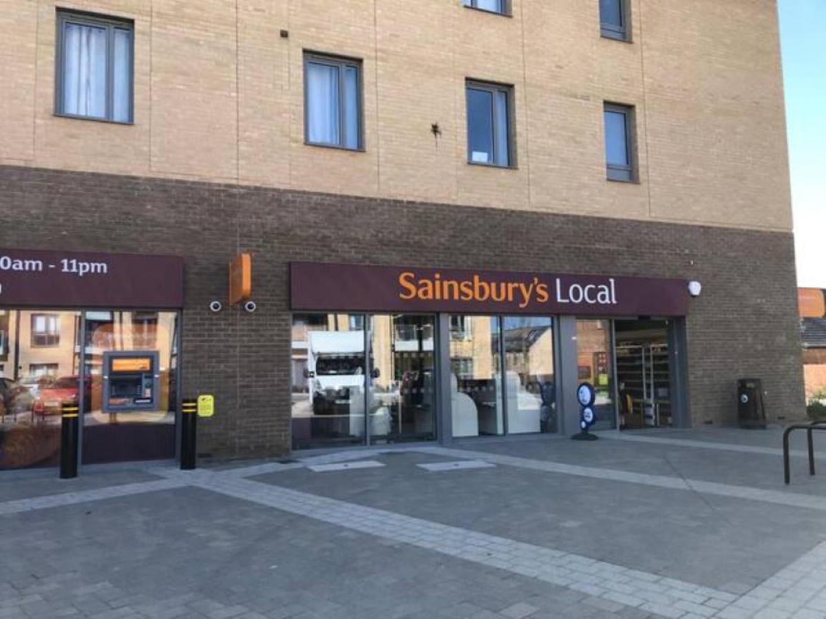 Contemporary Trumpington Apartment With Self Check-In ,Free On-Site Parking, Terrace, Super Fast Wifi & 5 Mins Drive To Papworth & Addenbrookes Hospitals كامبريدج المظهر الخارجي الصورة