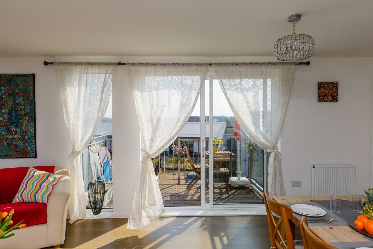 Contemporary Trumpington Apartment With Self Check-In ,Free On-Site Parking, Terrace, Super Fast Wifi & 5 Mins Drive To Papworth & Addenbrookes Hospitals كامبريدج المظهر الخارجي الصورة