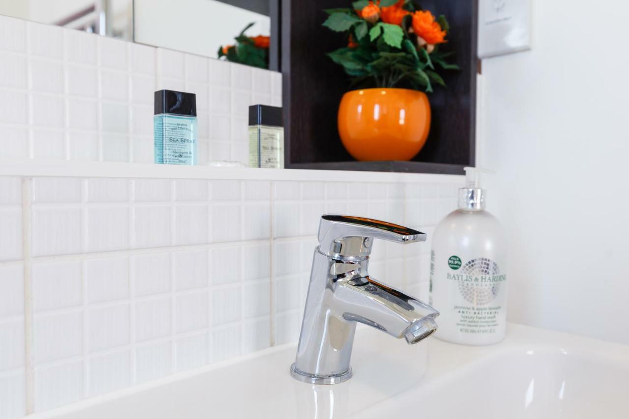 Contemporary Trumpington Apartment With Self Check-In ,Free On-Site Parking, Terrace, Super Fast Wifi & 5 Mins Drive To Papworth & Addenbrookes Hospitals كامبريدج المظهر الخارجي الصورة