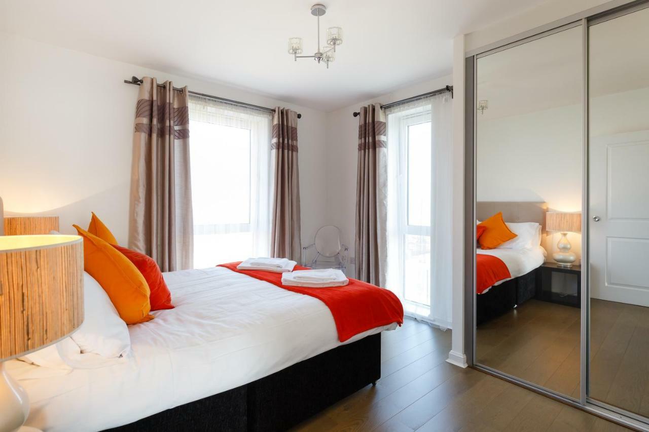 Contemporary Trumpington Apartment With Self Check-In ,Free On-Site Parking, Terrace, Super Fast Wifi & 5 Mins Drive To Papworth & Addenbrookes Hospitals كامبريدج المظهر الخارجي الصورة
